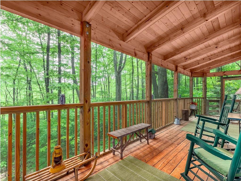 Smoky Mountain Treehouse Villa แมกกีวาเลย์ ภายนอก รูปภาพ