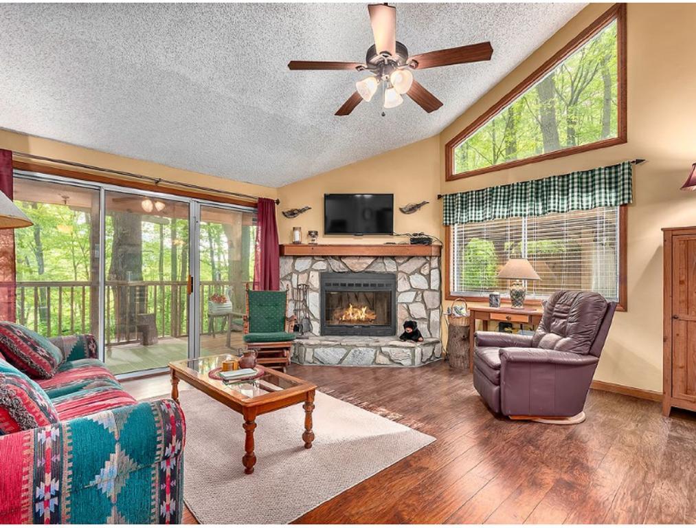 Smoky Mountain Treehouse Villa แมกกีวาเลย์ ภายนอก รูปภาพ